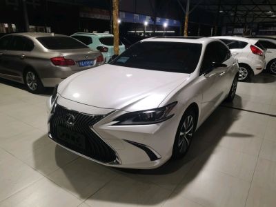 雷克萨斯 ES 2020款  200 卓越版